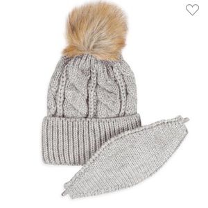 Pompon beanie with attachable face mask